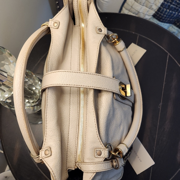 BURBERRY Beige Pebble Grain Leather Zip & Turn lock Satchel - Picture 5 of 16